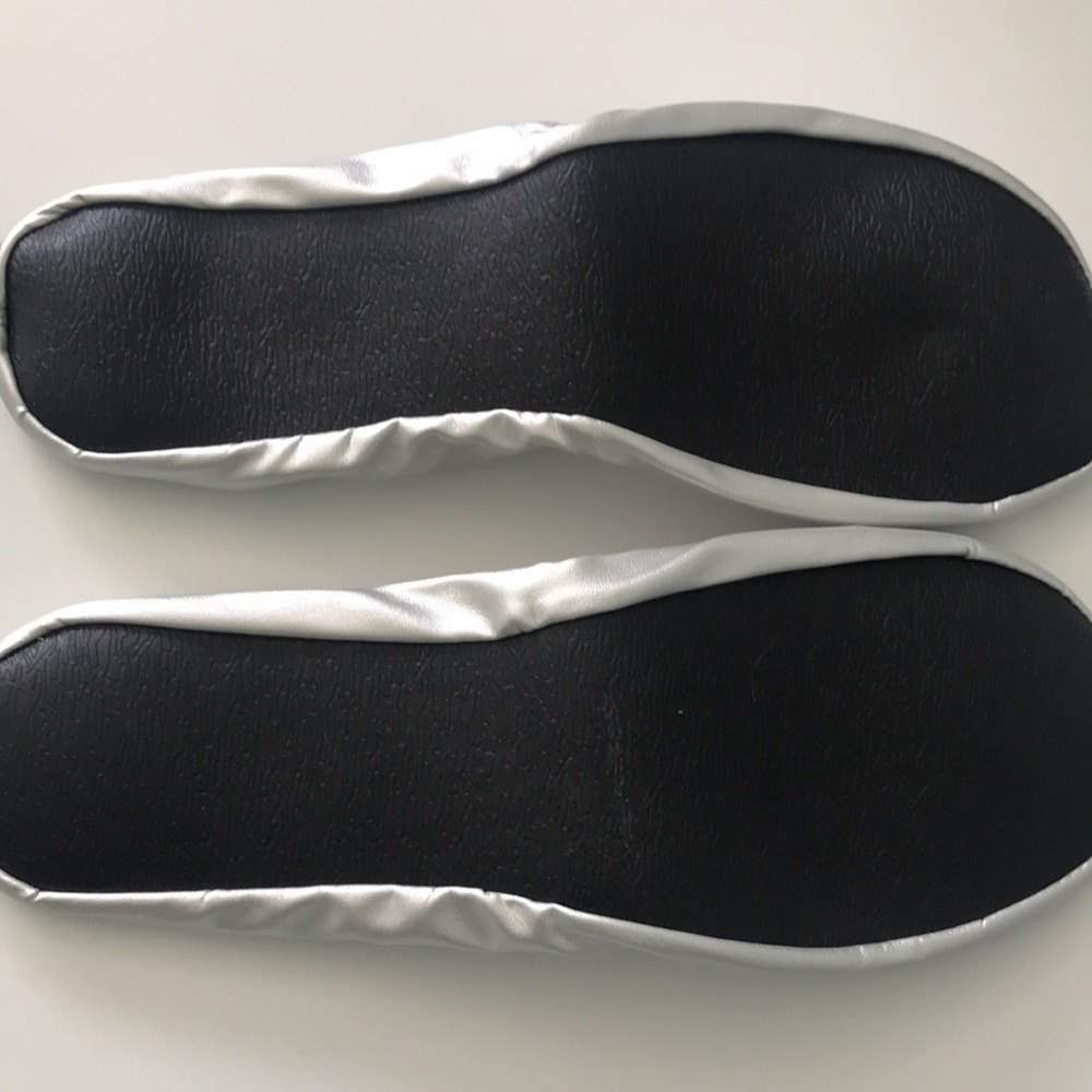 Slippers - Picture 8 of 8